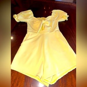 Boutique yellow romper! Size small! Never worn!